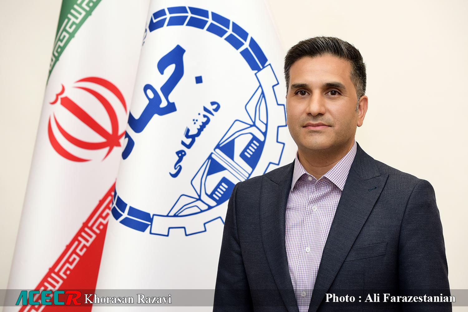 پرتره مدیر مرکز وکیل آباد